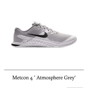 nike womens metcon 4 purple and grey court sneaker